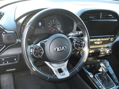 Used 2020 Kia Soul EX image 12