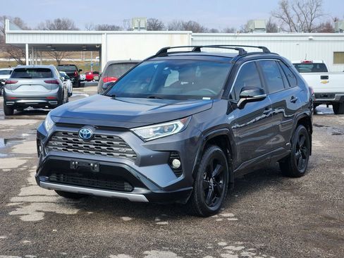 Used 2020 Toyota RAV4 XSE image 3
