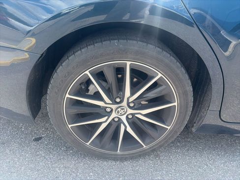 Used 2021 Toyota Camry SE image 11