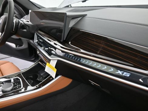 Used 2025 BMW X5 xDrive50e w/ Climate Comfort Package image 22