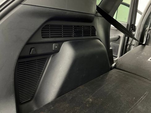 Used 2024 Ford Escape ST-Line w/ Cold Weather Package image 30