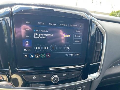 Used 2021 Chevrolet Traverse Premier FWD image 27