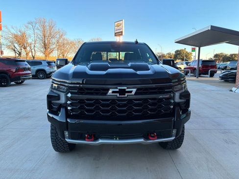 Used 2023 Chevrolet Silverado 1500 ZR2 w/ Technology Package image 19