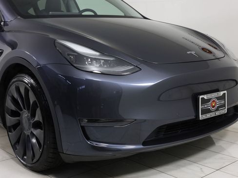 Used 2022 Tesla Model Y Performance AWD/4WD image 36