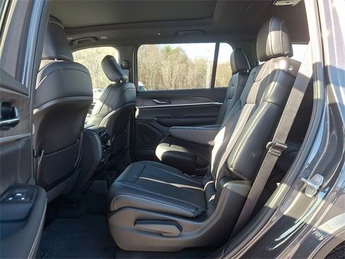 New 2025 Jeep Grand Cherokee L Limited image 5