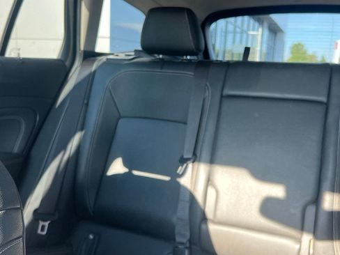 Used 2018 Buick Regal Essence AWD/4WD image 21