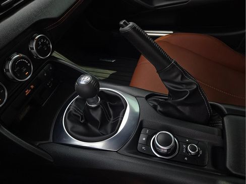 Used 2022 MAZDA MX-5 Miata Grand Touring w/ Weather Package RWD image 21