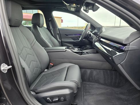 Certified 2025 BMW 540i xDrive w/ Premium Package AWD/4WD image 15
