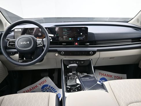 New 2026 Kia Carnival EX FWD image 32