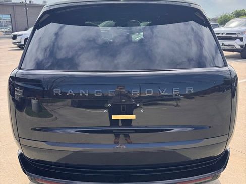 Used 2025 Land Rover Range Rover SE image 7