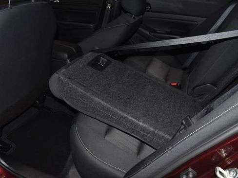 Used 2024 Nissan Altima 2.5 SV image 32