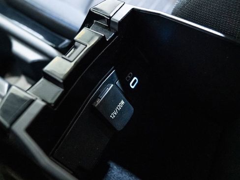 Used 2022 Toyota Corolla SE image 29