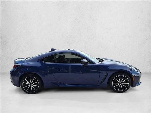 Used 2023 Toyota GR86 RWD image 4