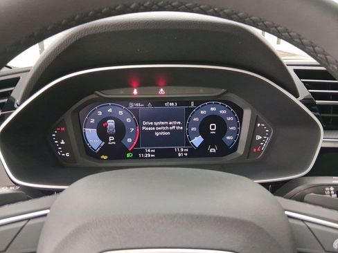 Used 2025 Audi Q3 2.0T Premium w/ Convenience Package image 18