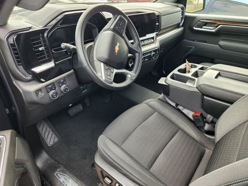 Used 2023 Chevrolet Silverado 1500 LT w/ Protection Package AWD/4WD image 9