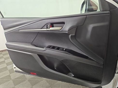 Used 2025 Toyota Camry SE FWD image 28