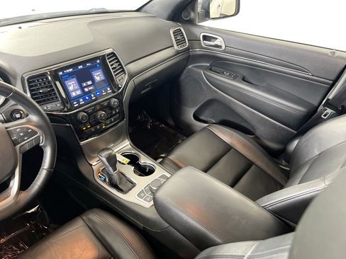 Used 2022 Jeep Grand Cherokee Limited image 24