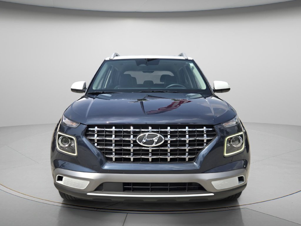 Used 2023 Hyundai Venue Limited FWD image 4