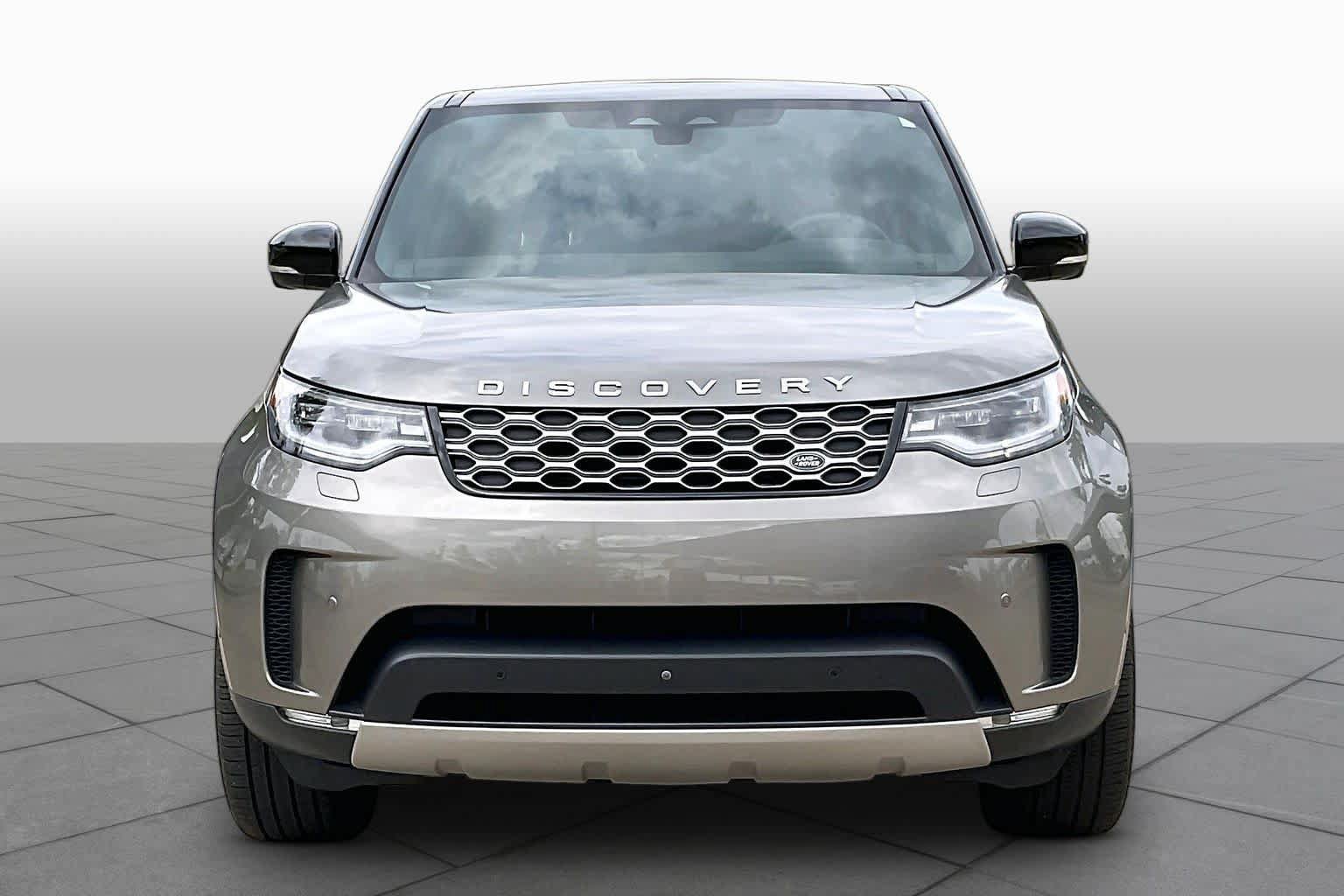 Used 2025 Land Rover Discovery S AWD/4WD image 4