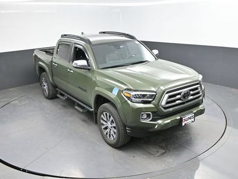 Used 2022 Toyota Tacoma Limited AWD/4WD image 37