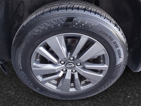 Used 2024 Nissan Pathfinder S image 12