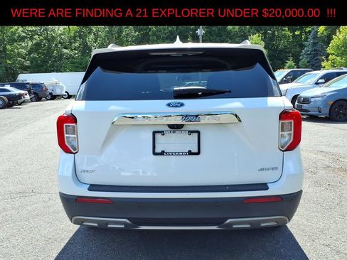 Used 2021 Ford Explorer XLT w/ Equipment Group 202A AWD/4WD image 5