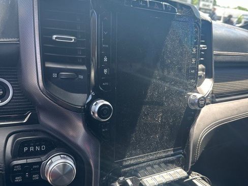 Used 2020 RAM 1500 Limited w/ Black Appearance Package AWD/4WD image 9