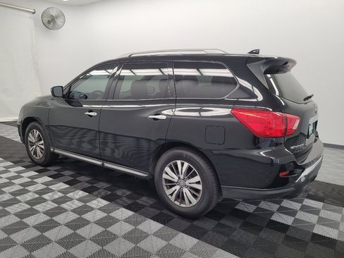 Used 2019 Nissan Pathfinder S image 3