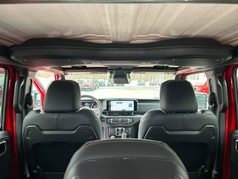 New 2026 Jeep Wrangler Unlimited Sahara AWD/4WD image 29