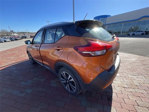 Used 2020 Nissan Kicks SR w/ SR Premium Package image 15
