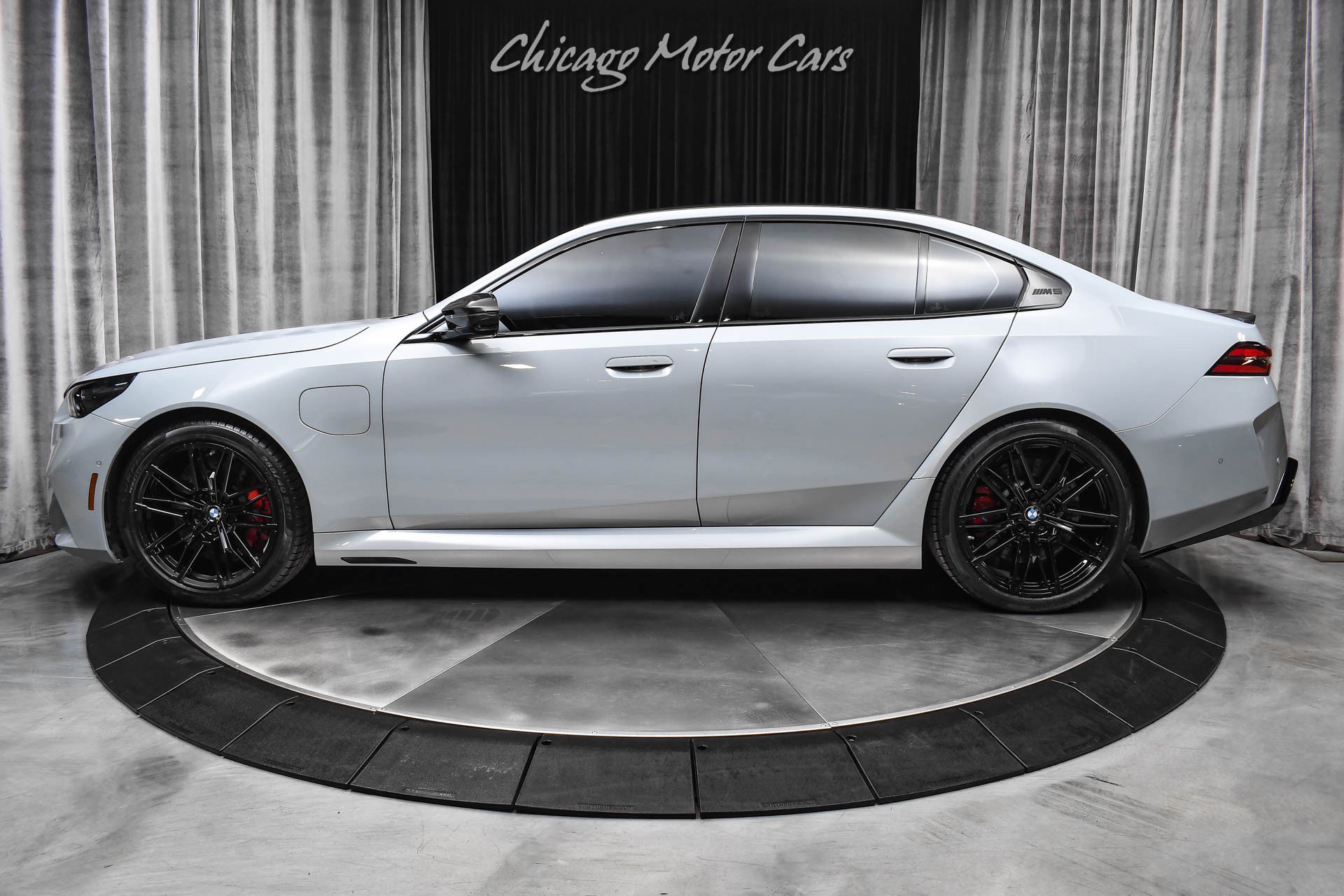 Used 2025 BMW M5 w/ Carbon Package AWD/4WD image 39