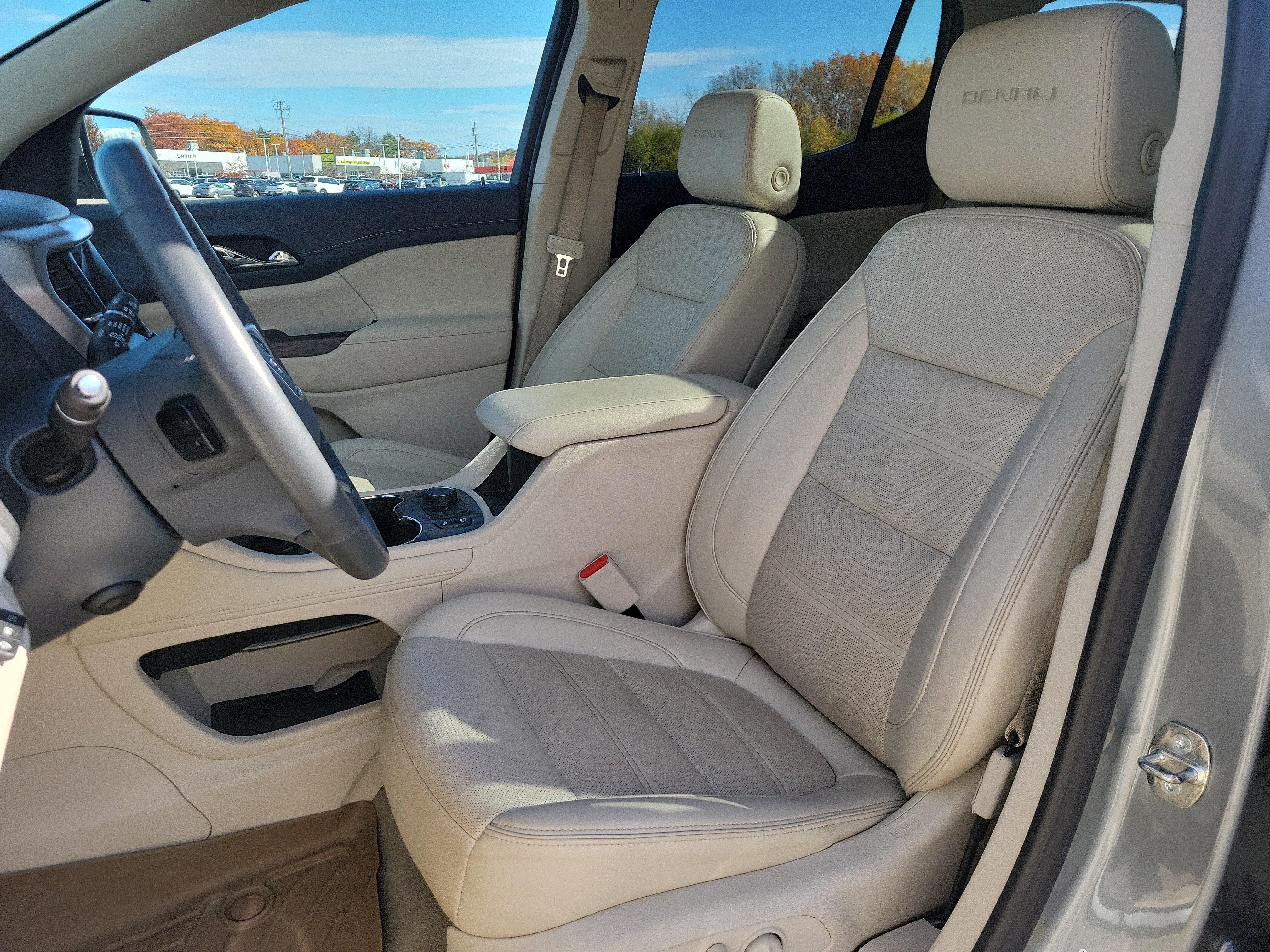 Used 2023 GMC Acadia Denali w/ Denali Technology Package AWD/4WD image 14