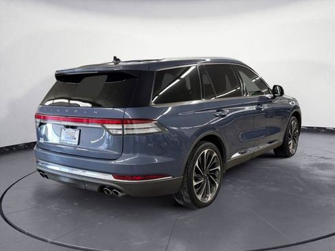 Used 2021 Lincoln Aviator Reserve w/ Equipment Group 202A image 6