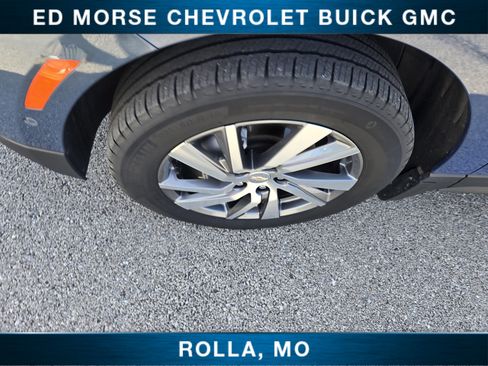 Used 2024 Chevrolet Equinox Premier image 9