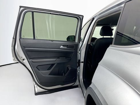 Used 2018 Volkswagen Atlas SE image 25