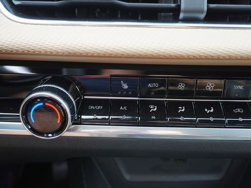 New 2025 Chevrolet Equinox ACTIV w/ Safety and Technology Package image 14