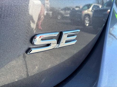 Used 2023 Toyota Camry SE image 32