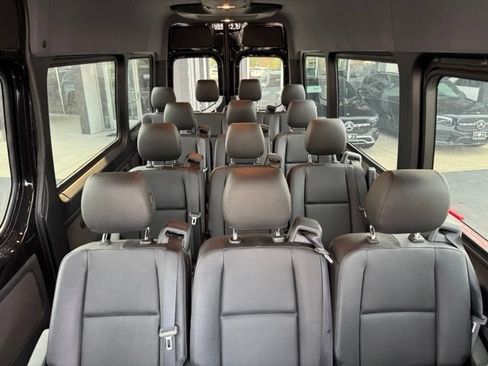 Used 2023 Mercedes-Benz Sprinter 2500 image 17
