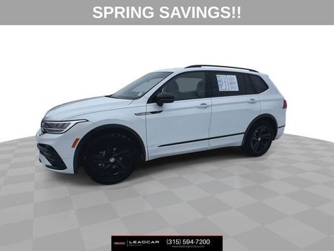 Used 2024 Volkswagen Tiguan SE R-Line image 4