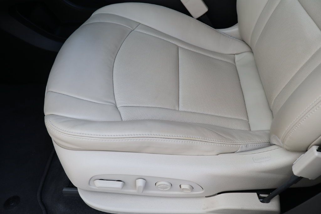 Certified 2021 Buick Enclave Premium w/ Sun and Sites Package FWD image 21
