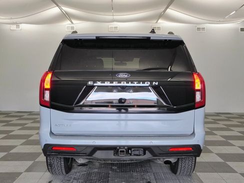 Certified 2025 Ford Expedition Active AWD/4WD image 4