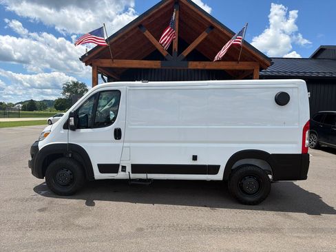 Used 2023 RAM ProMaster 2500 w/ Convenience Group FWD image 23