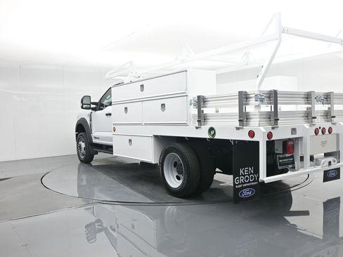 New 2025 Ford F450 XL w/ XL Chrome Package image 33