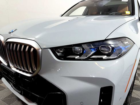Used 2024 BMW X5 xDrive40i w/ M Sport Package AWD/4WD image 26