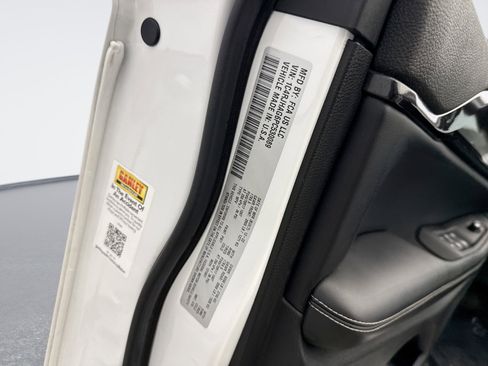 Used 2023 Jeep Grand Cherokee Laredo w/ Luxury Tech Group I image 19