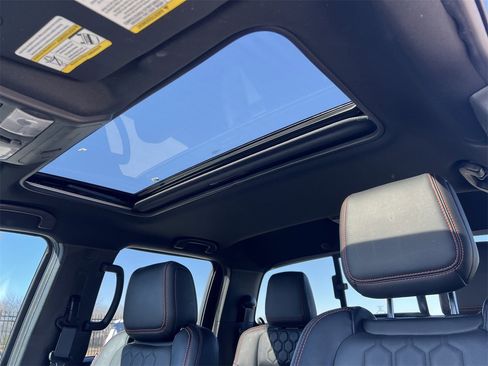 Certified 2024 Nissan Frontier Pro-X w/ Pro Premium Package image 12