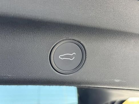 Used 2021 Tesla Model Y Long Range AWD/4WD image 13