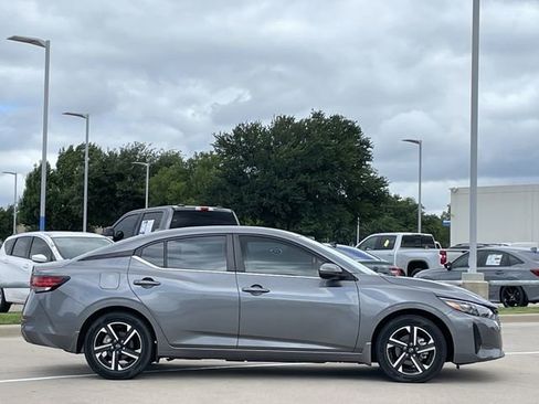Used 2024 Nissan Sentra SV FWD image 3