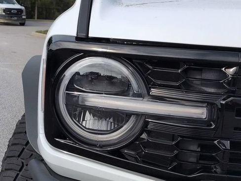 Used 2024 Ford Bronco Outer Banks AWD/4WD image 10