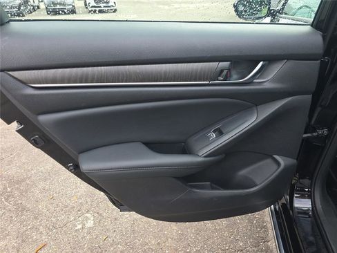 Used 2022 Honda Accord EX-L image 10